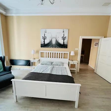 Academy - Elegant Place Next To The Parliament Apartment Budapest