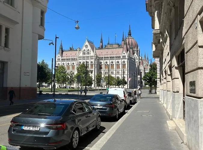Academy - Elegant Place Next To The Parliament Budapest